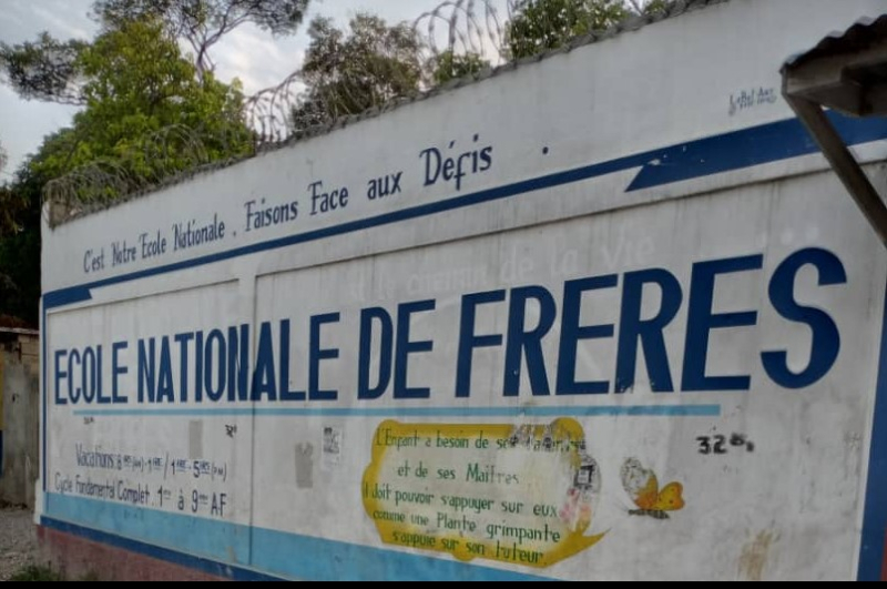 Photo n° 2 : Enseigne de l&apos;École nationale de Frères